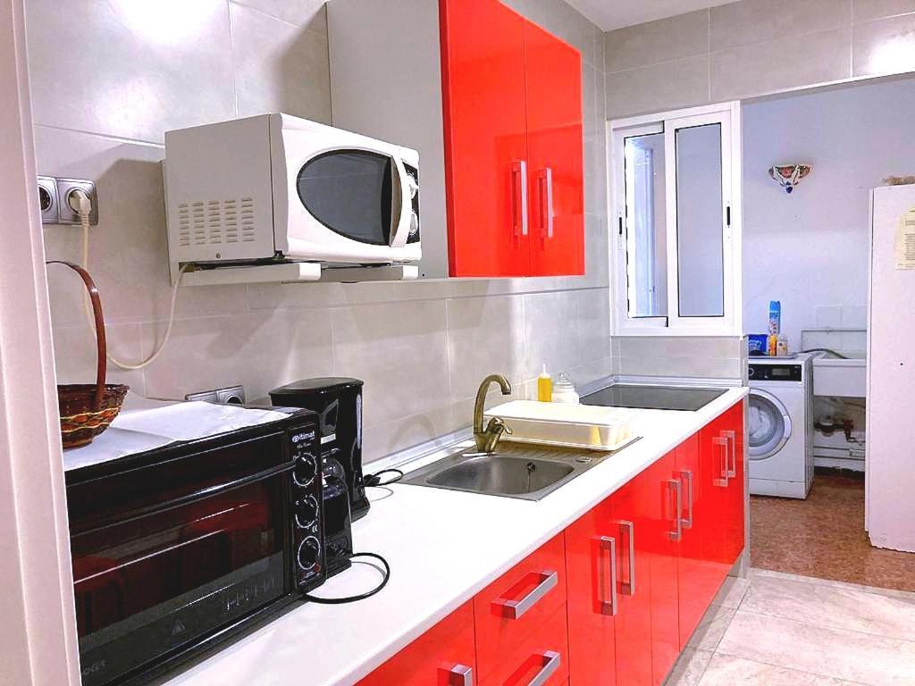 Practico Apartamento A 5 Min Andando De Gibraltar Y El Centro, Frente Al Mar ลาลิเนียเดลากอนเซ็ปซีออน ภายนอก รูปภาพ
